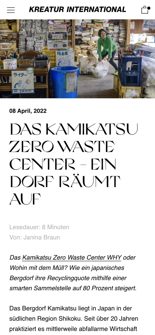 Ein Mann in einem überfüllten Raum. Überschrift: das Kamikatsu Zero Waste Center.