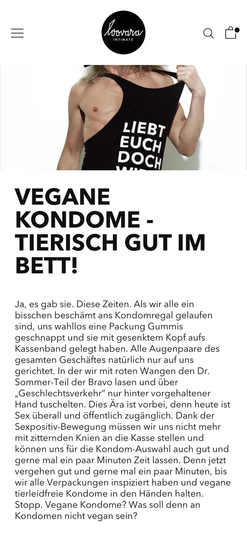 Mann in schwarzem Shirt mit Text 'Liebt euch doch wie' und der Satz 'Vegane Kondome - tierisch gut im Bett!' daneben.