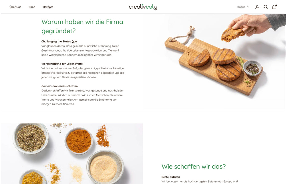 Text über Firmengründung, daneben Holzbrett mit Patties, Körnern, und Hand mit Löffel.