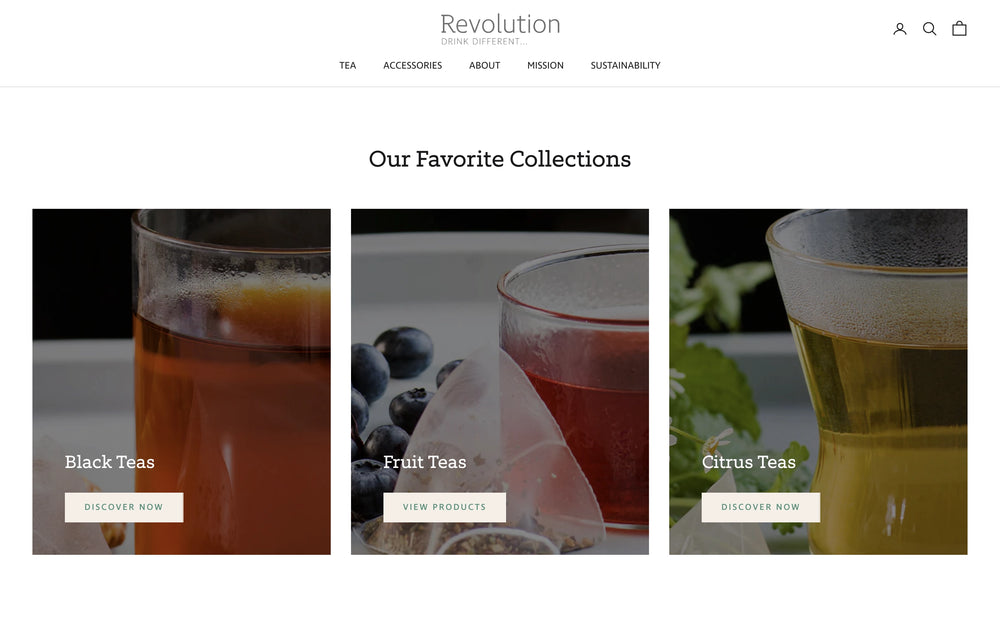 Drei Teegläser: Schwarzer Tee, Früchtetee und Citrus Tee nebeneinander.