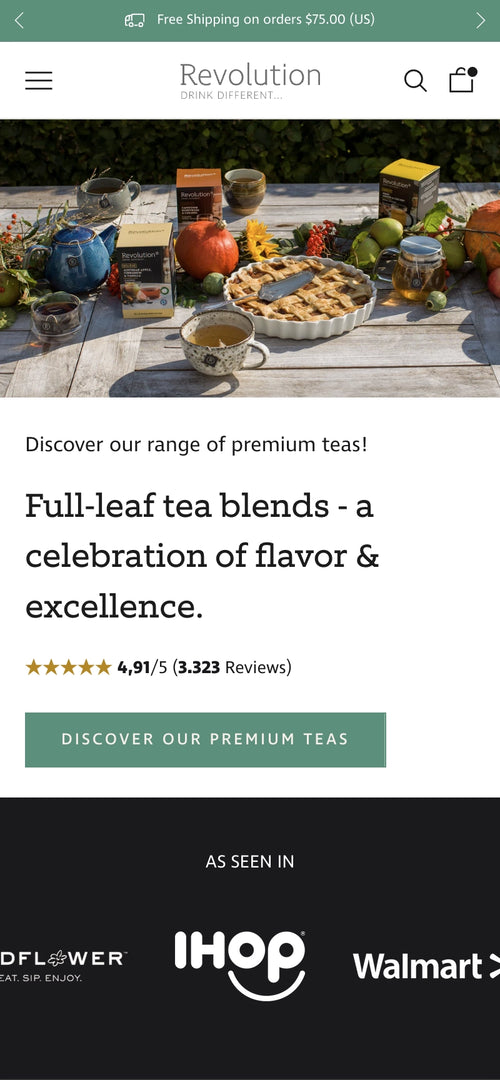Tee- und Tortentafel im Freien; Text über Premium-Teemischungen mit Bewertungen.