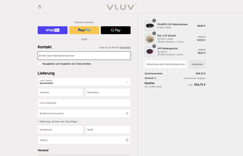 Checkout-Seite mit Versandoptionen und Produktaufstellung im Warenkorb.
